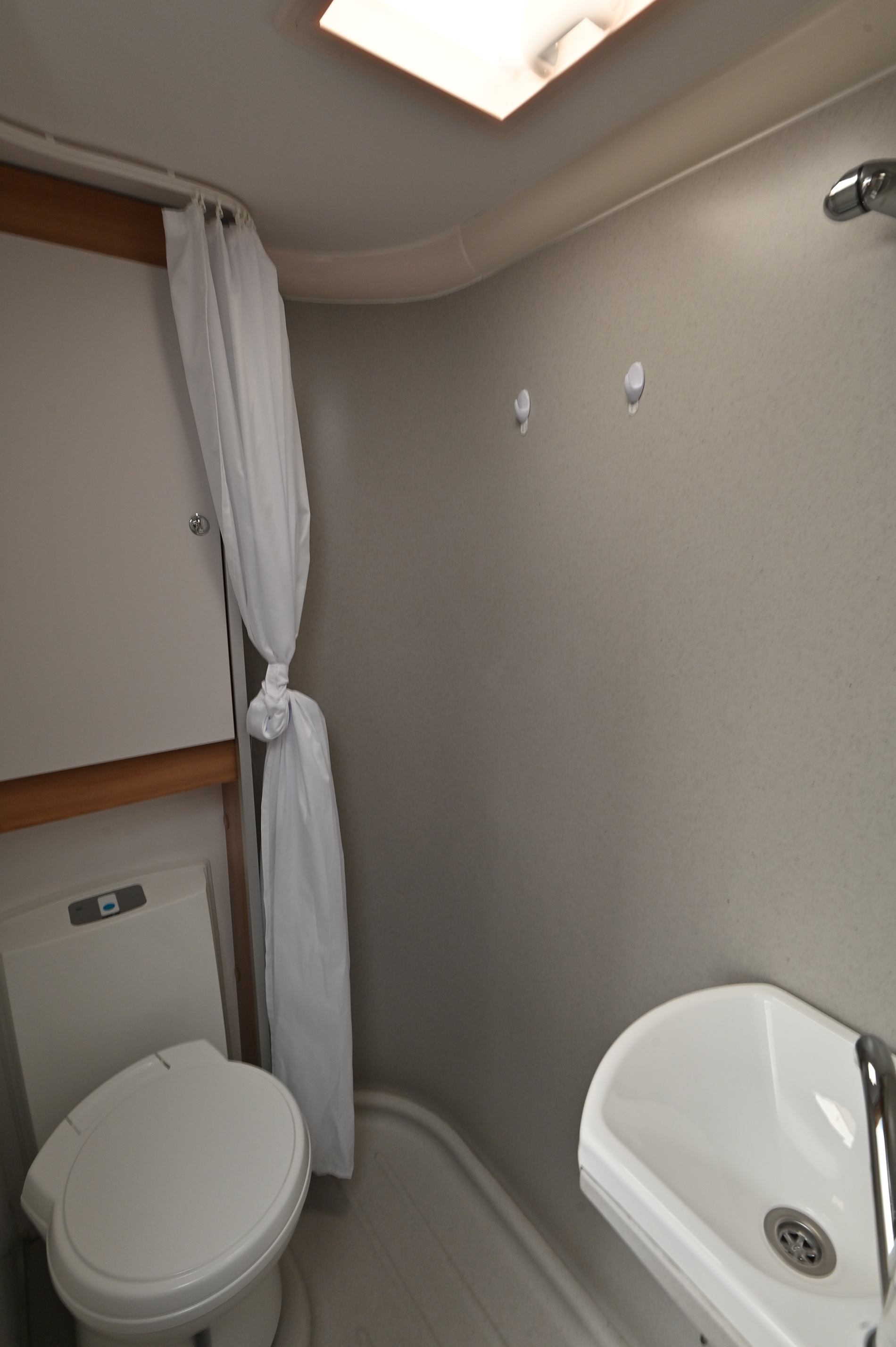 Bailey Discovery D4 Review Bathroom